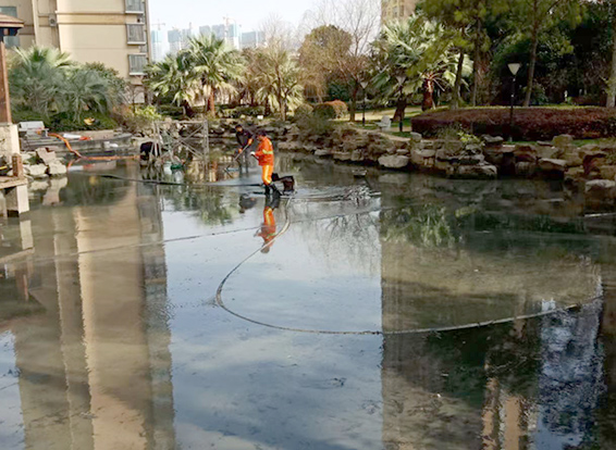 准格尔景观池淤泥清理