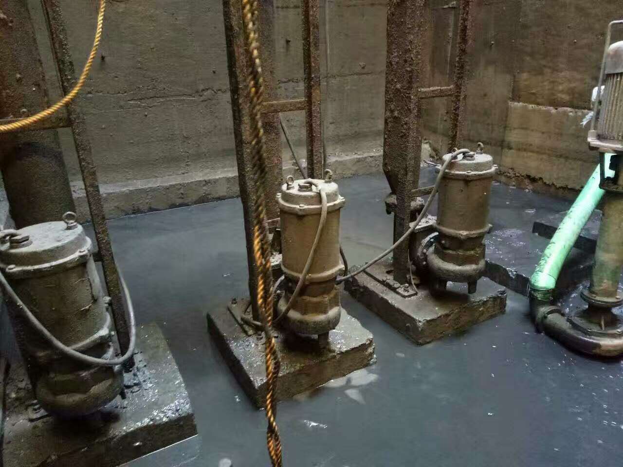 准格尔污水池清理